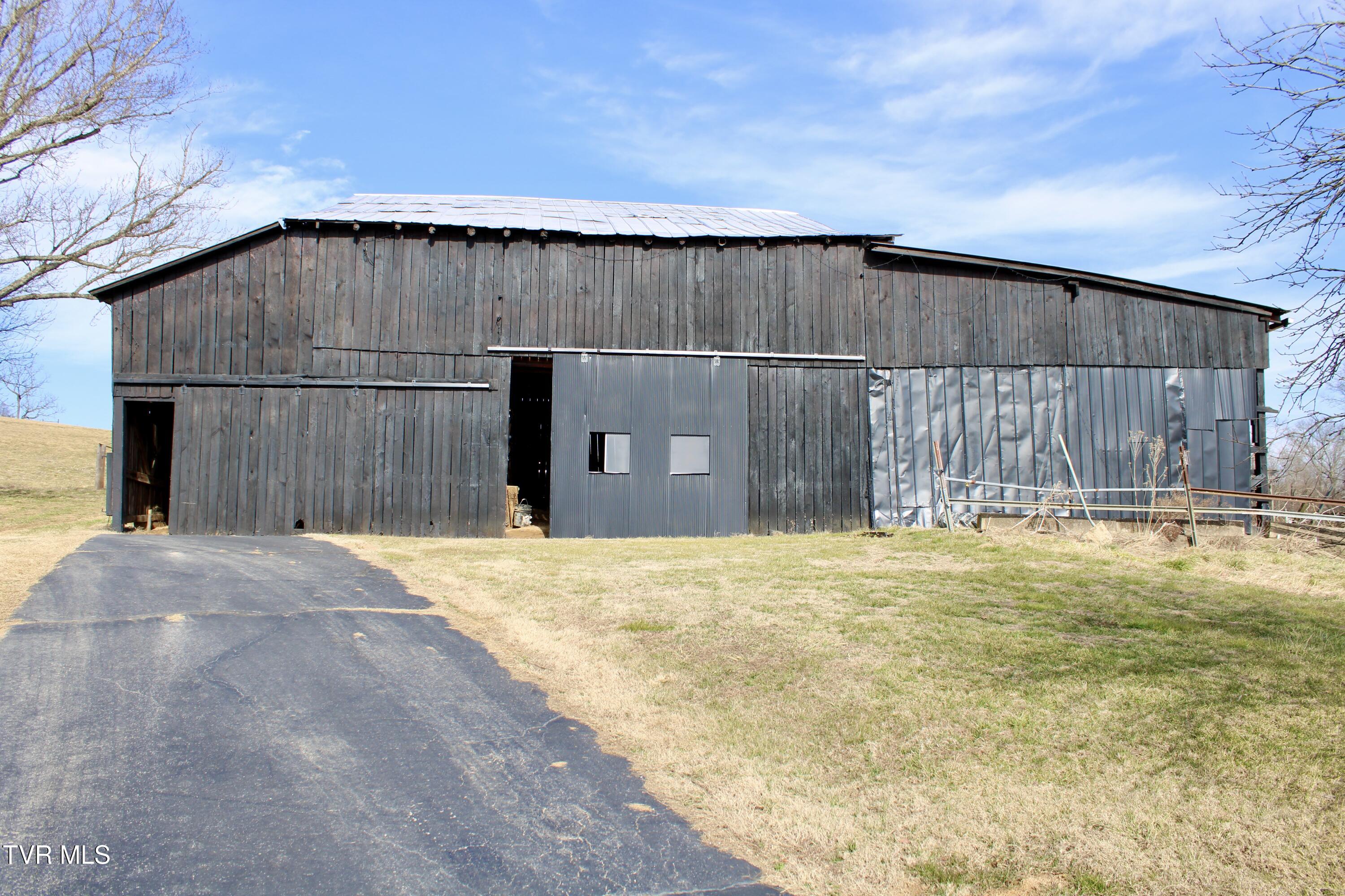 5517 Poplar Springs Road Greeneville, TN 37743 - Photo 9 of 50 IMG_0151