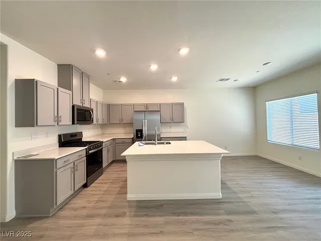 $2,250 | 10024 South Ullom Drive, Las Vegas, NV 89141