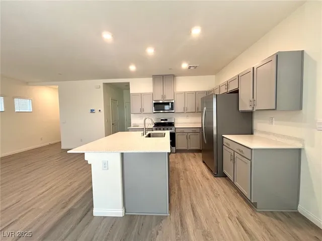 $2,250 | 10024 South Ullom Drive, Las Vegas, NV 89141