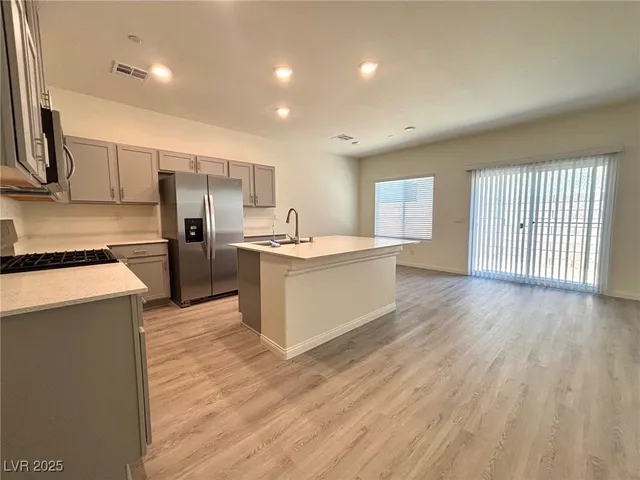 $2,250 | 10024 South Ullom Drive, Las Vegas, NV 89141