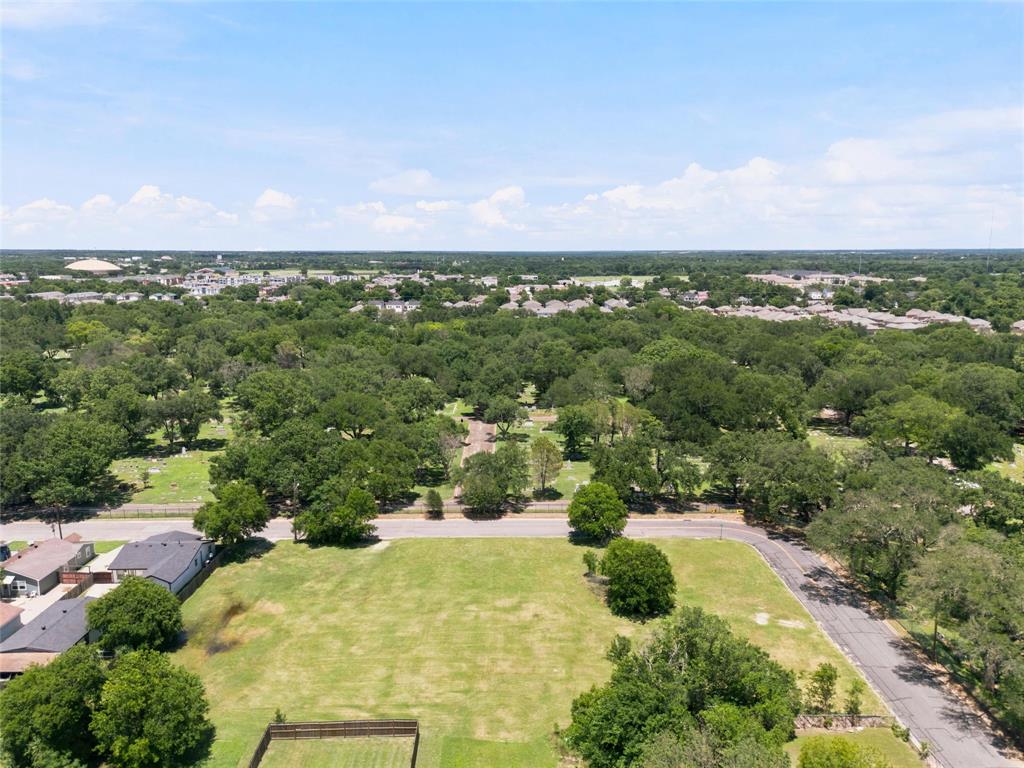 2825 South 7th Street Waco, TX 76706 - Photo 10 of 11 a view of a lake in middle of the town