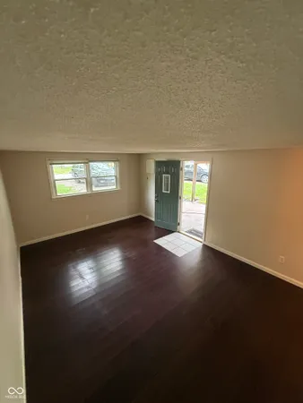 $1,350 | 10633 Central Avenue, Indianapolis, IN 46280