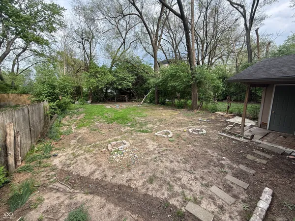 $1,350 | 10633 Central Avenue, Indianapolis, IN 46280