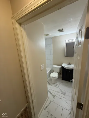 $1,350 | 10633 Central Avenue, Indianapolis, IN 46280