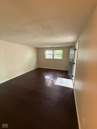 $1,350 | 10633 Central Avenue, Indianapolis, IN 46280