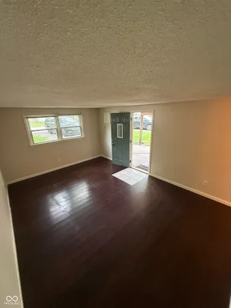 $1,350 | 10633 Central Avenue, Indianapolis, IN 46280