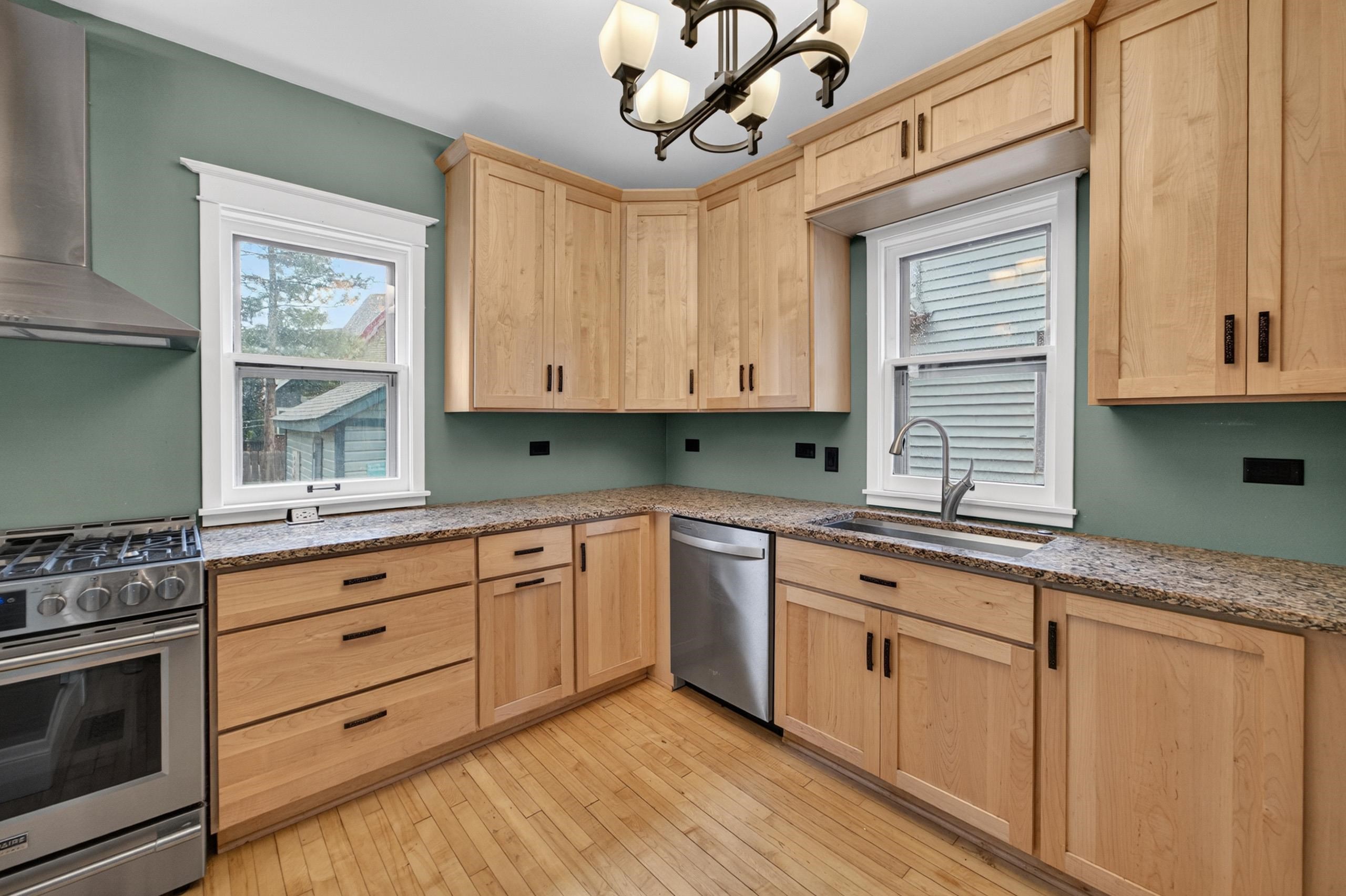 205 Dixon Street Madison, WI 53704 - Photo 14 of 39