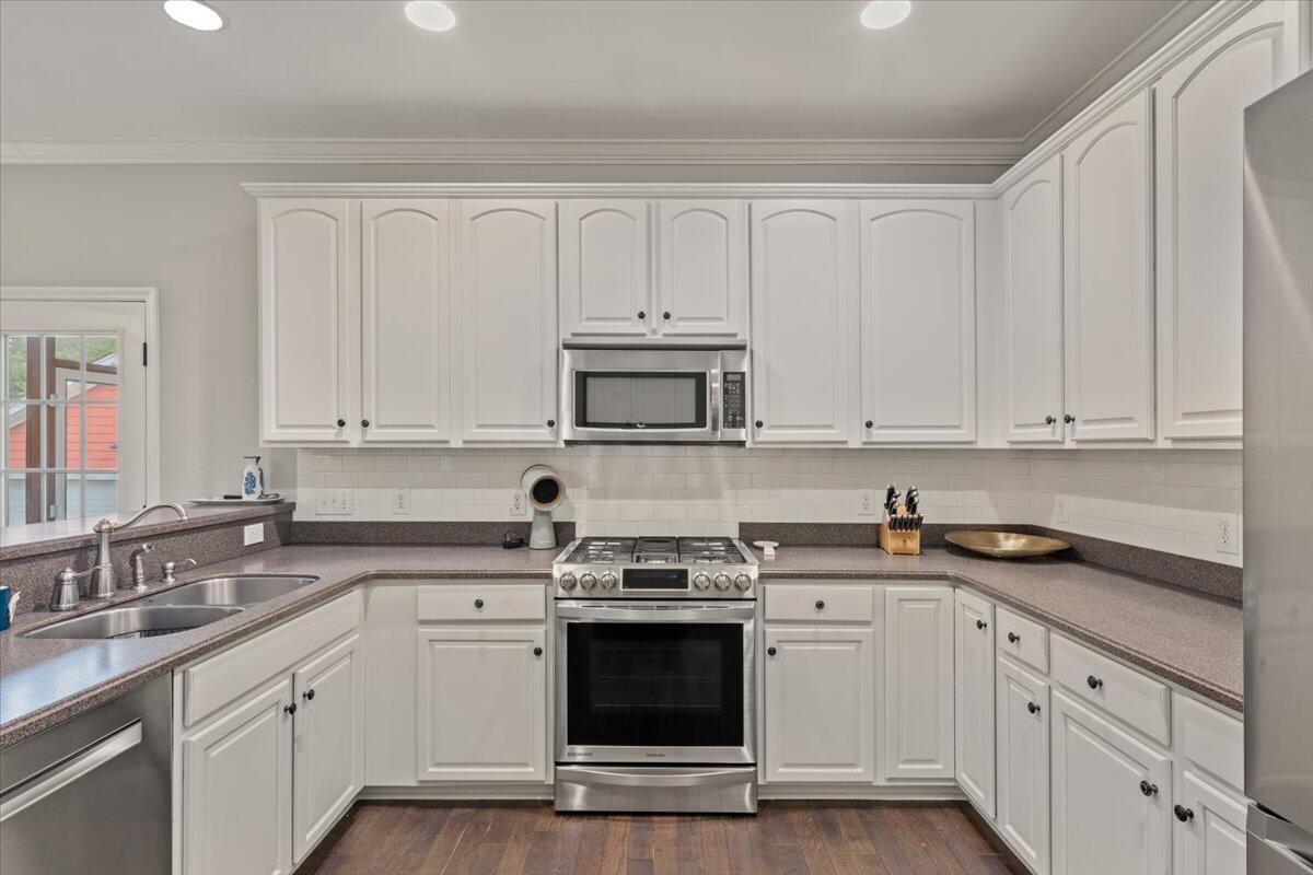 2274 Sandy Point Lane Mount Pleasant, SC 29466 - Photo 15 of 57 28-EYE00068