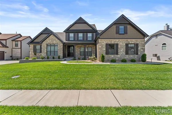 $2,000,000 | 16936 Lake Meadow, Chesterfield, MO 63005