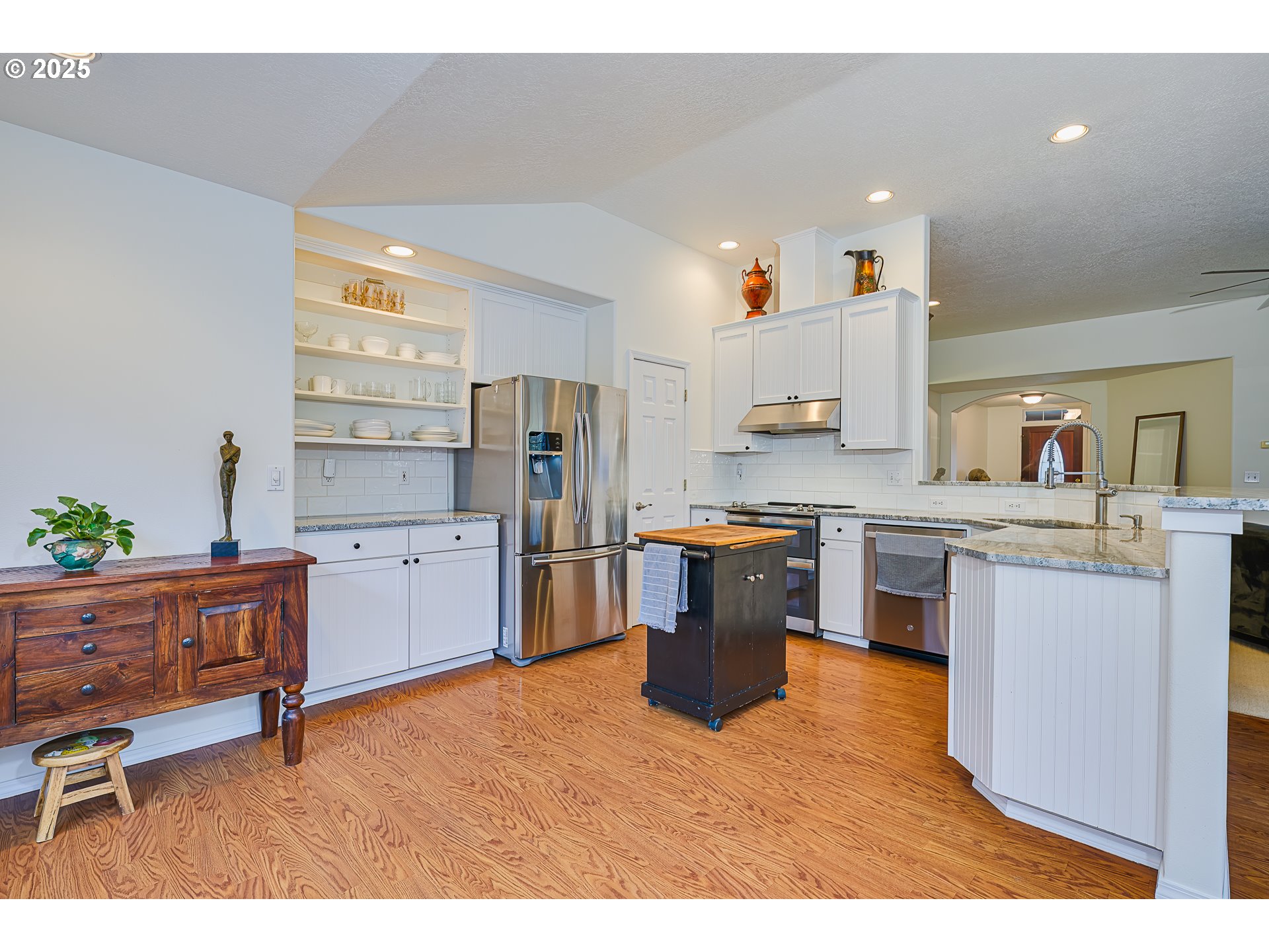 393 Meadow View Road Forest Grove, OR 97116 - Photo 24 of 44 Gallery Image 24