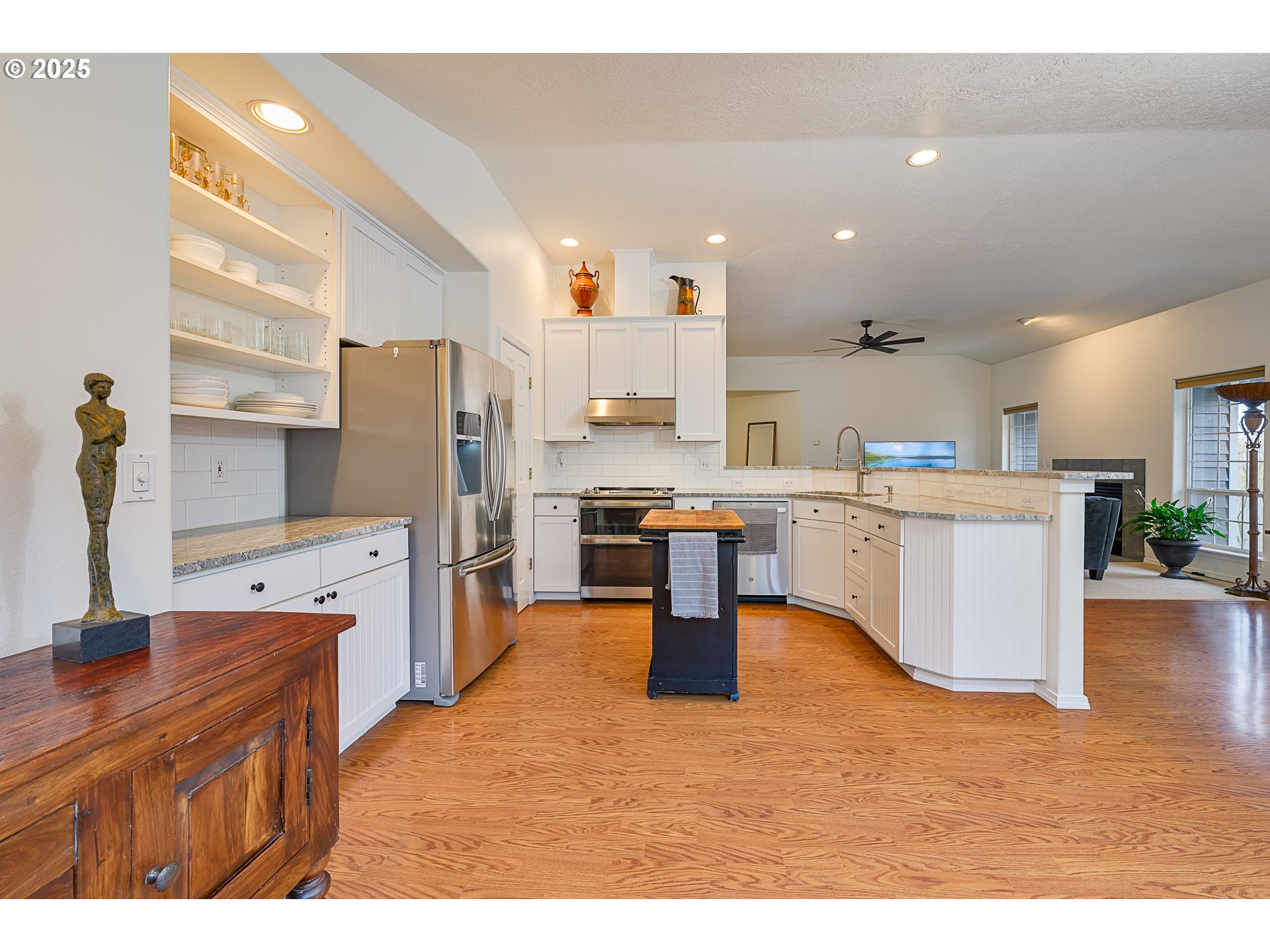 393 Meadow View Road Forest Grove, OR 97116 - Photo 25 of 44 Gallery Image 25