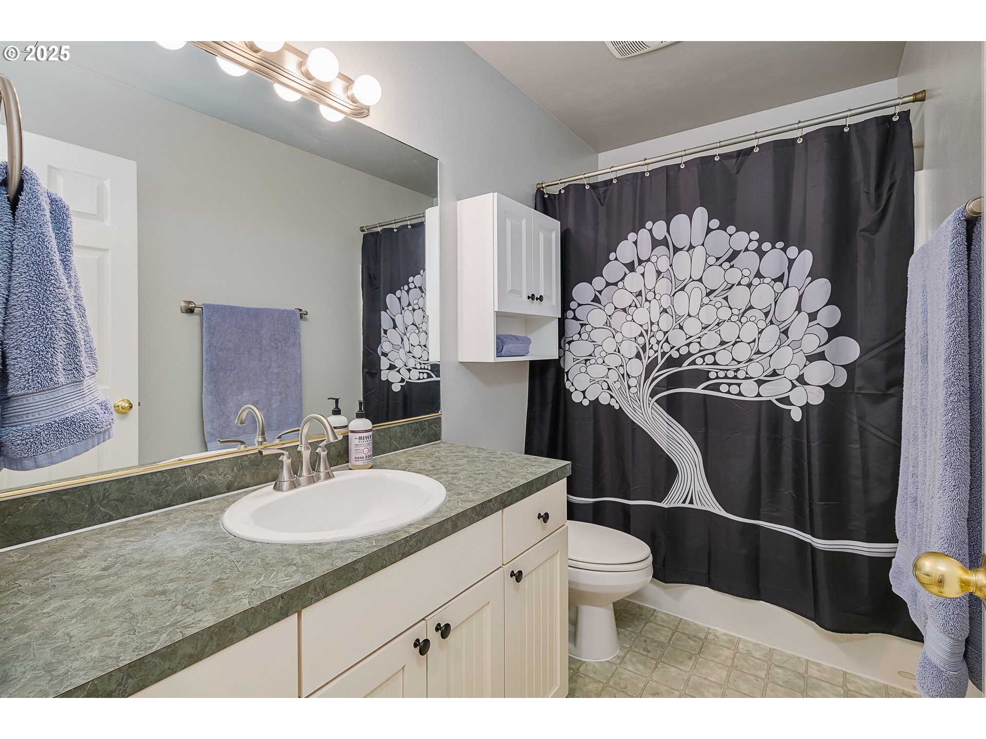 393 Meadow View Road Forest Grove, OR 97116 - Photo 33 of 44 Gallery Image 33