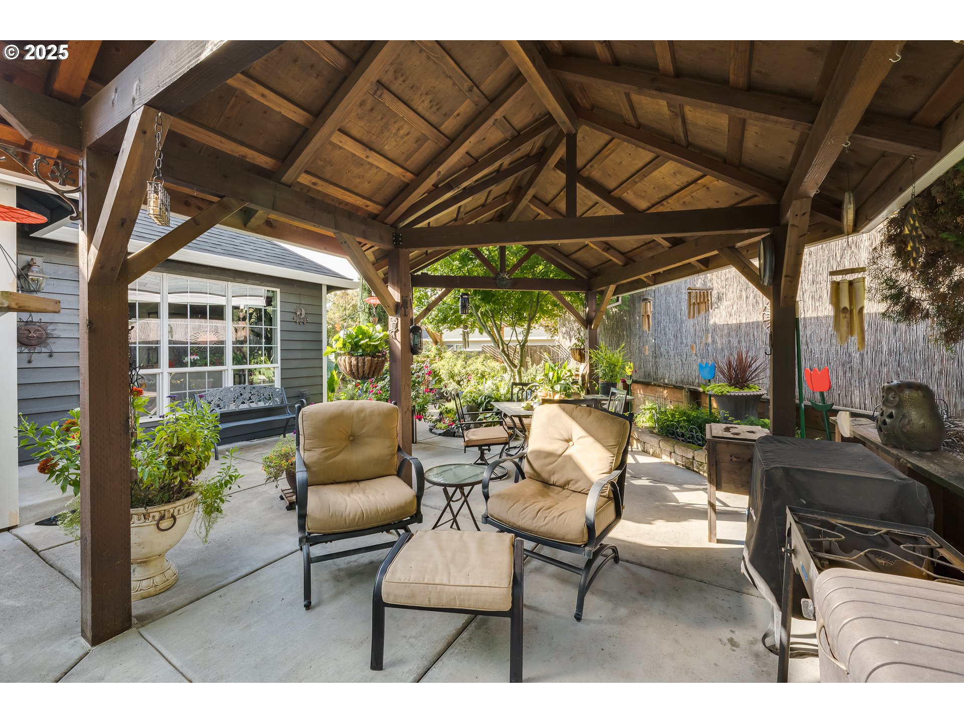 393 Meadow View Road Forest Grove, OR 97116 - Photo 4 of 44 Gallery Image 4