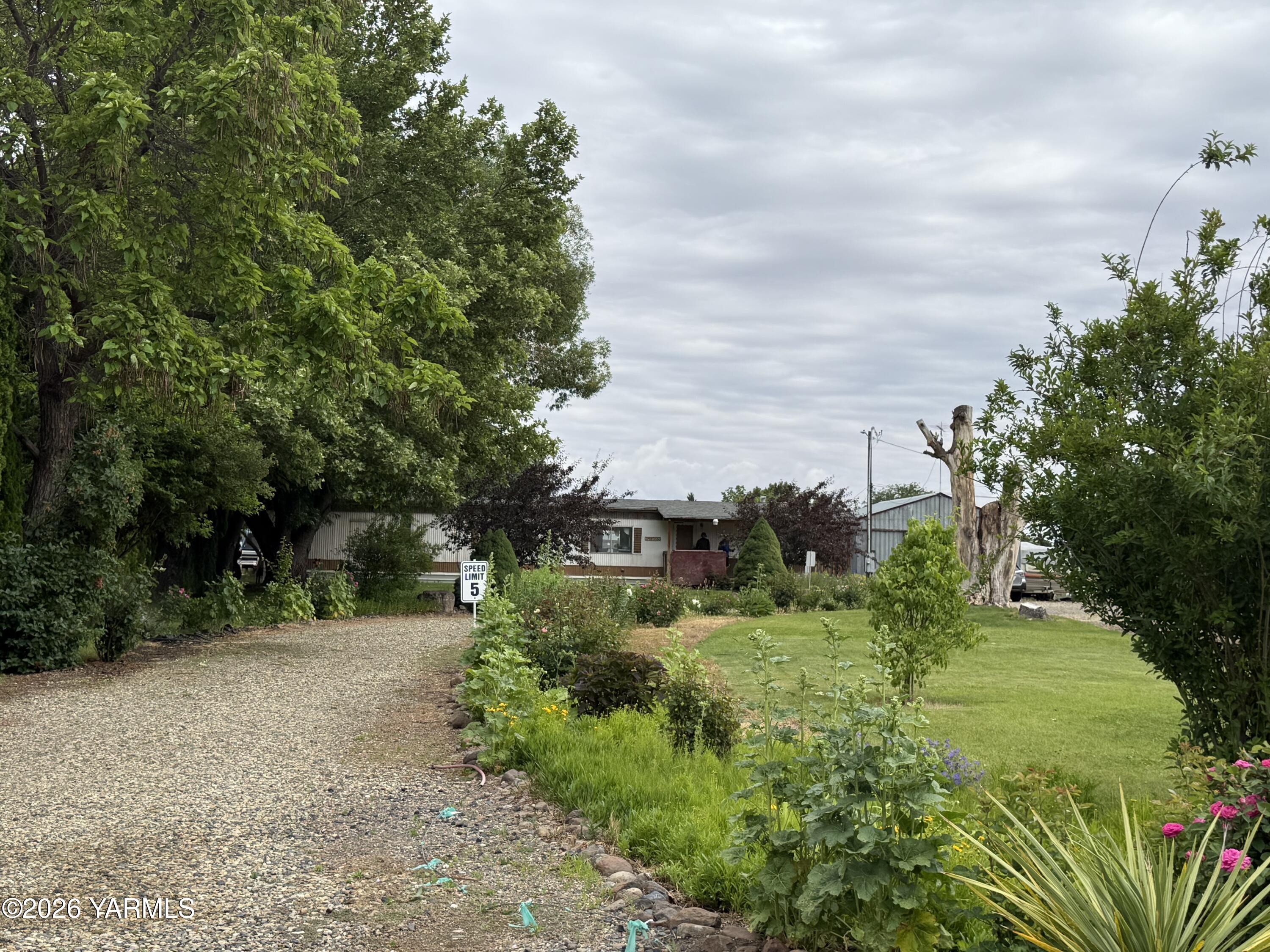 148002 West North River Road Prosser, WA 99350 - Photo 1 of 18 Front
