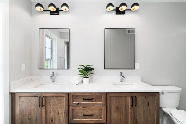 $950,000 | 8408 Potters Place, Duluth, MN 55808