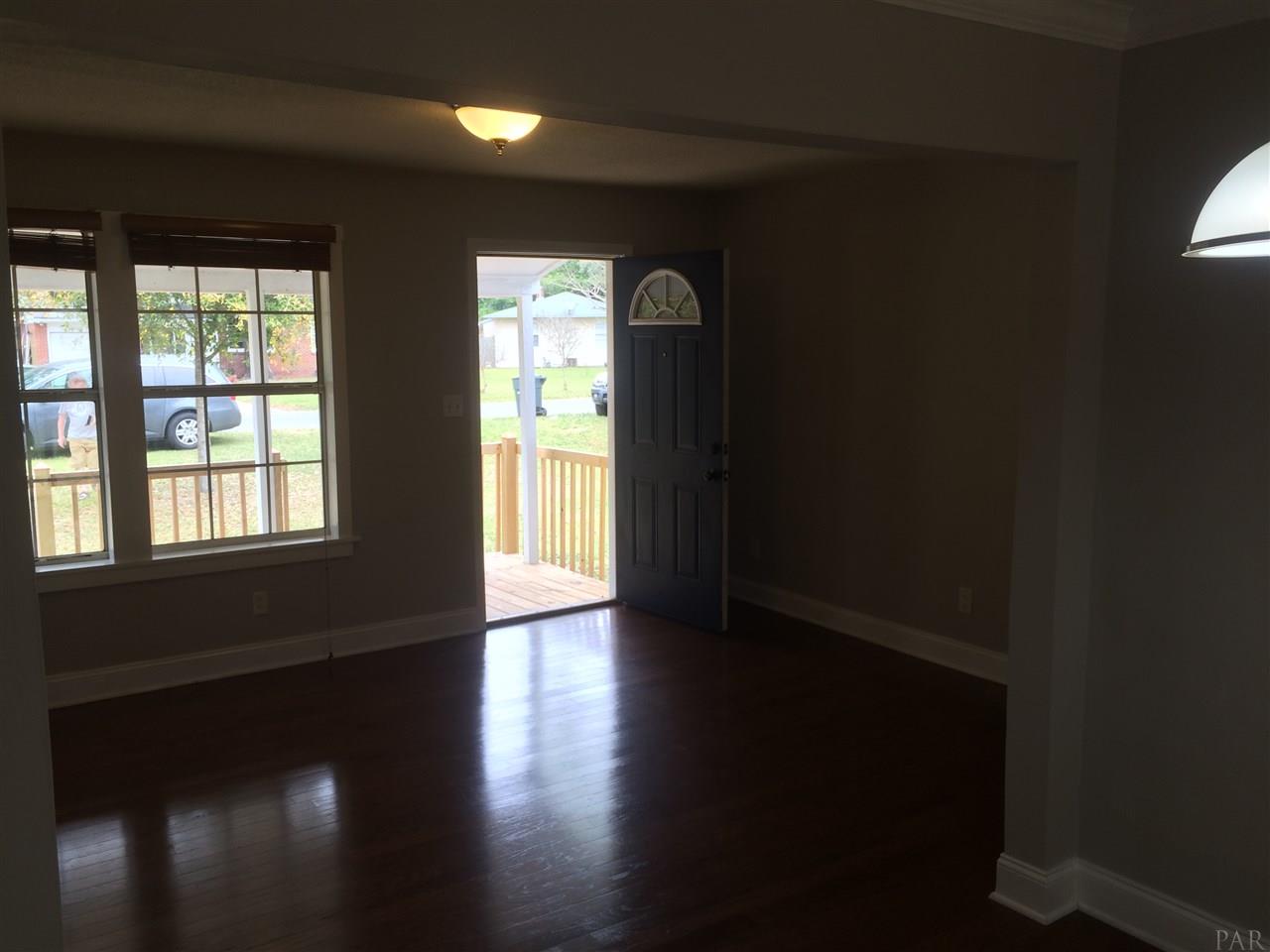 403 Rue Max Street Pensacola, FL 32507 - Photo 8 of 45