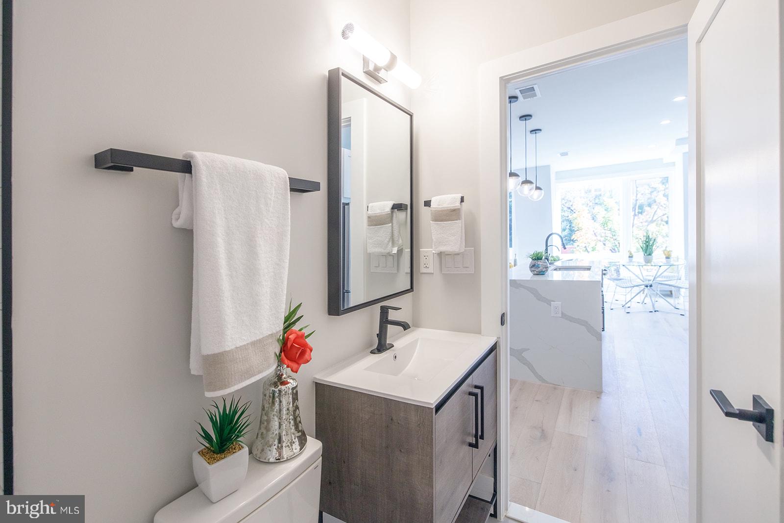 2244 Ontario Road Northwest, Unit 6 Washington, DC 20009 - Photo 11 of 37