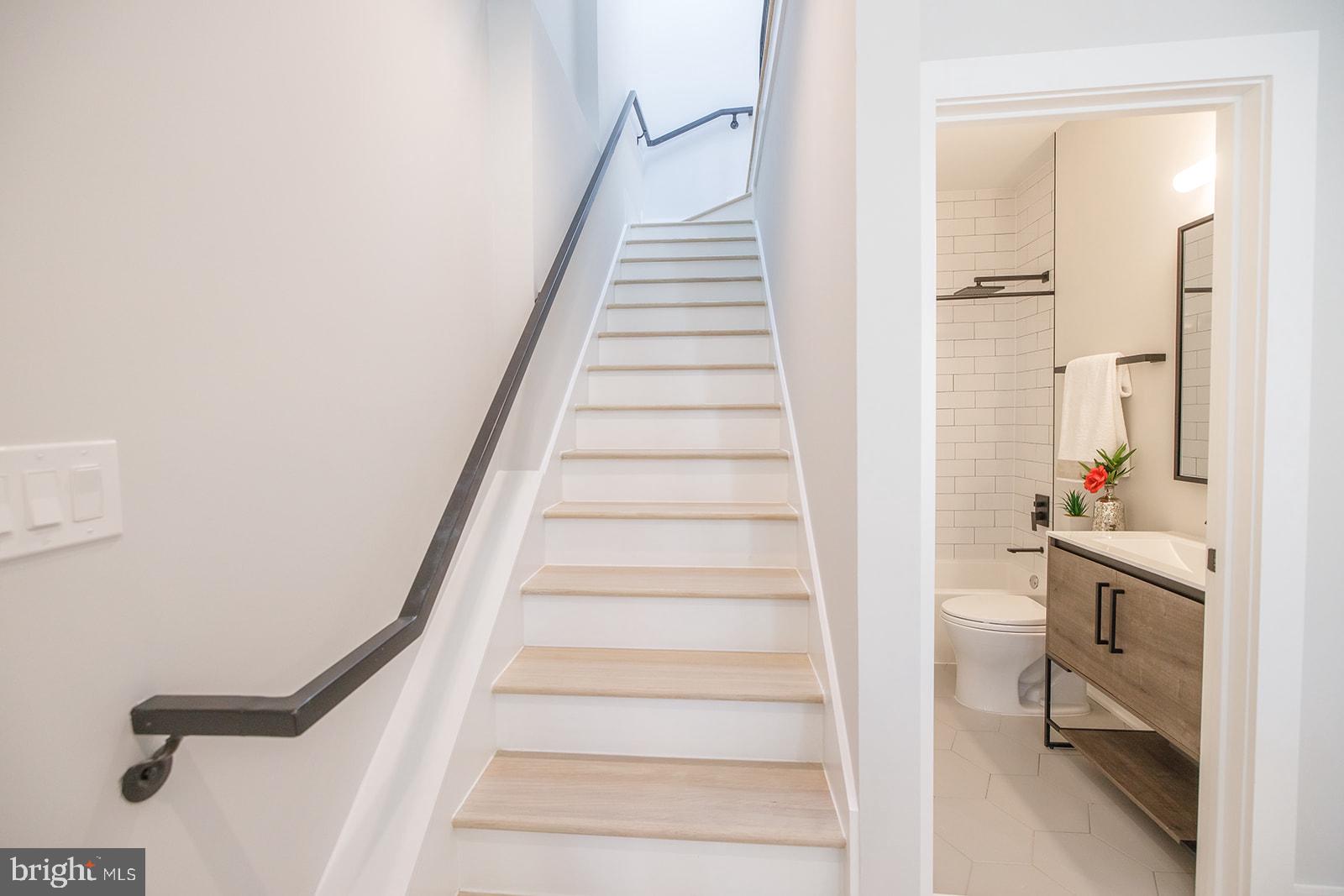 2244 Ontario Road Northwest, Unit 6 Washington, DC 20009 - Photo 13 of 37
