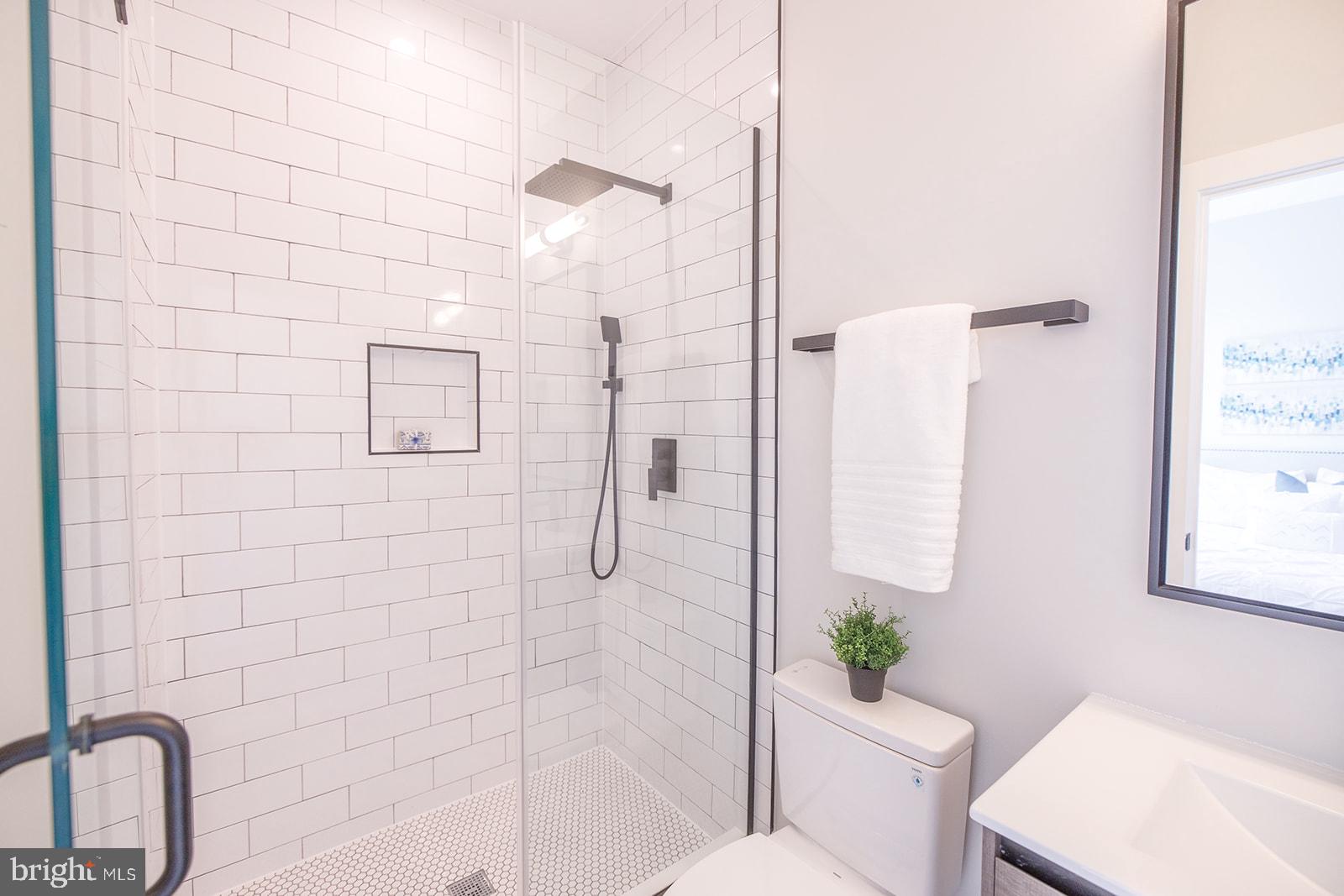2244 Ontario Road Northwest, Unit 6 Washington, DC 20009 - Photo 29 of 37