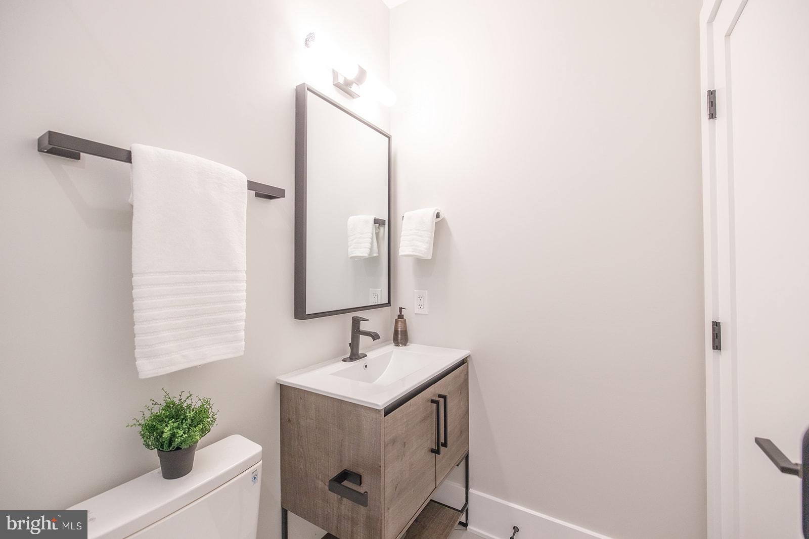 2244 Ontario Road Northwest, Unit 6 Washington, DC 20009 - Photo 30 of 37