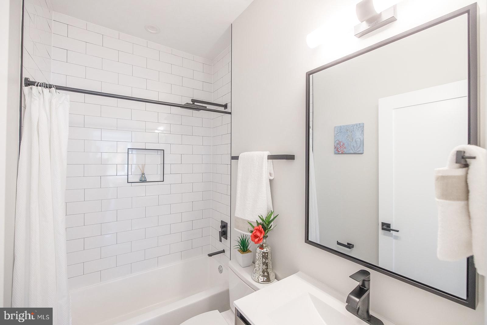 2244 Ontario Road Northwest, Unit 6 Washington, DC 20009 - Photo 10 of 37