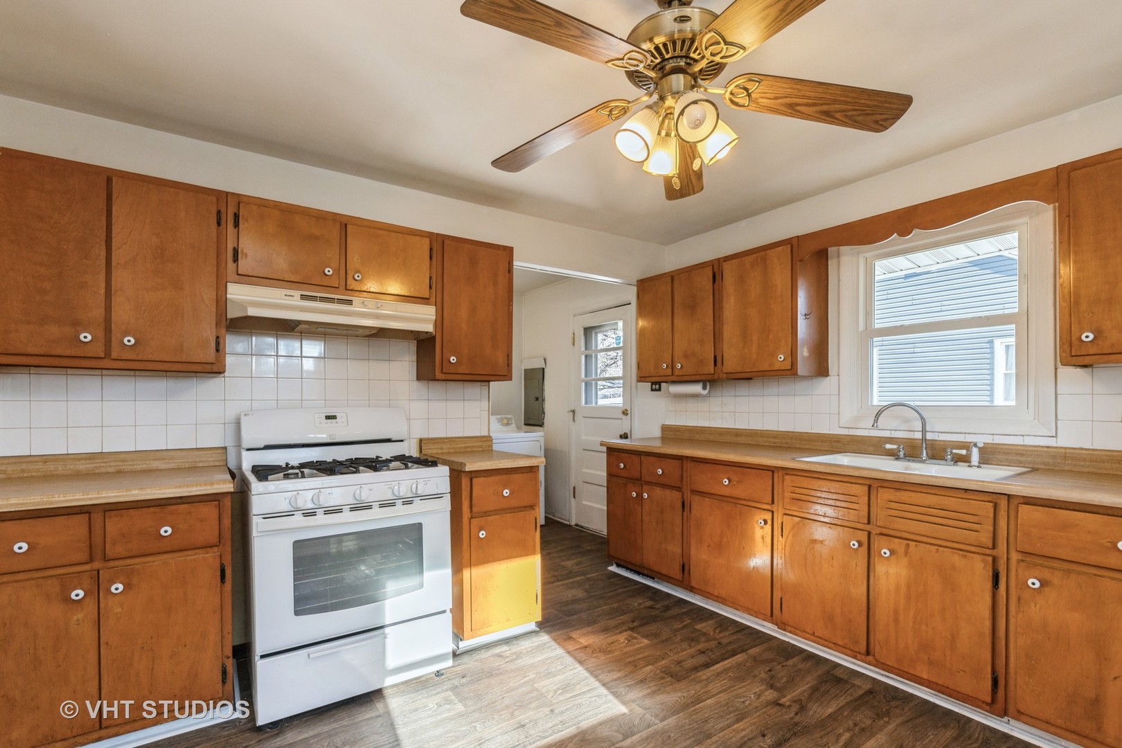 238 Allanson Road Mundelein, IL 60060 - Photo 11 of 18