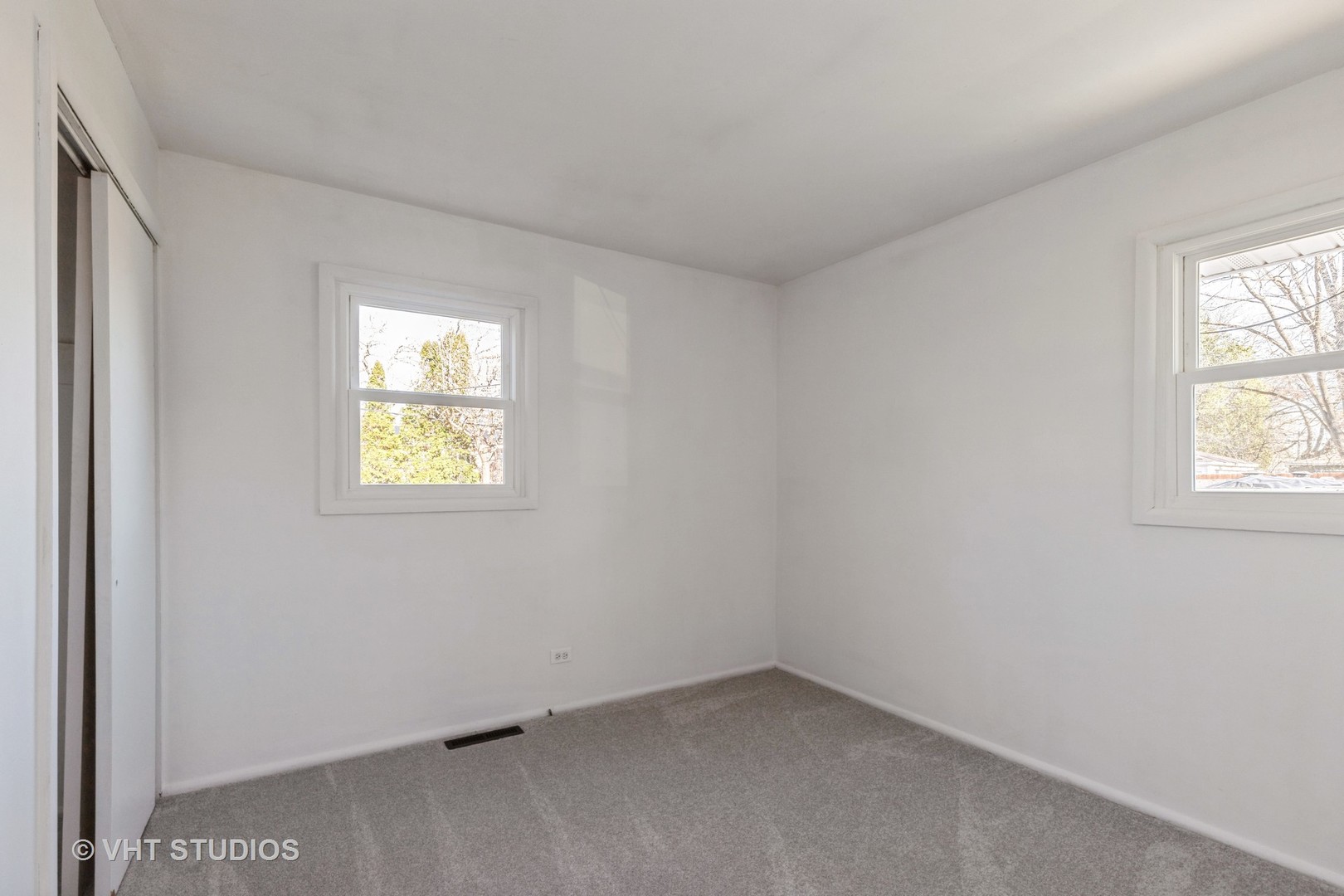 238 Allanson Road Mundelein, IL 60060 - Photo 14 of 18 an empty room with a window