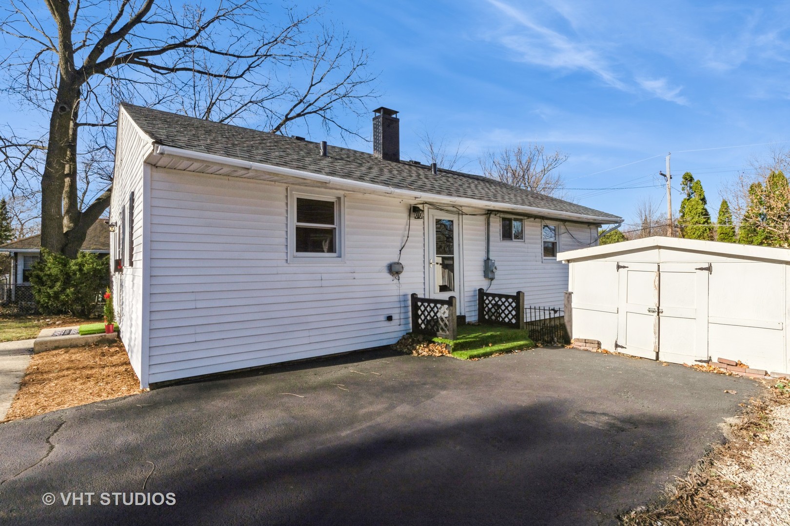 238 Allanson Road Mundelein, IL 60060 - Photo 2 of 18 a view of a house with a patio