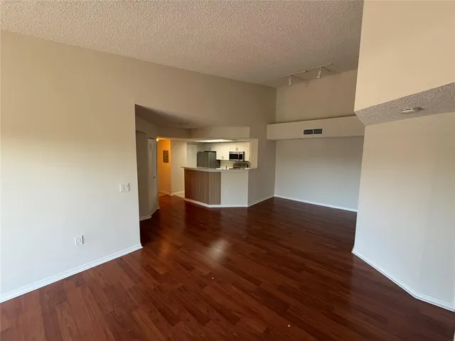 $2,850 | 5005 Wiles Road, Unit 307, Coconut Creek, FL 33073