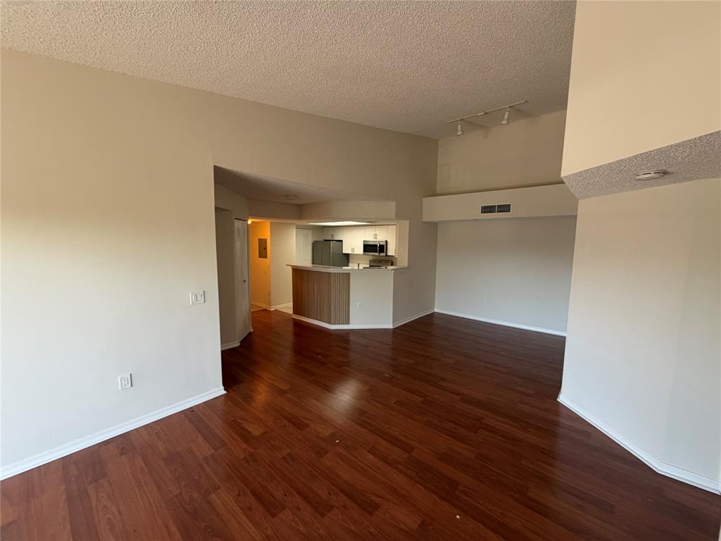 5005 Wiles Road, Unit 307 Coconut Creek, FL 33073 - Photo 5 of 9