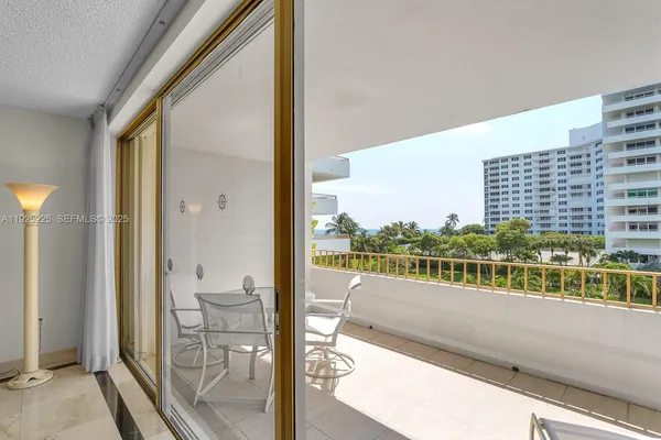 $5,100 | 177 Ocean Ln Drive, Unit 413, Key Biscayne, FL 33149