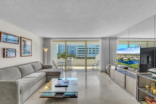 $5,100 | 177 Ocean Ln Drive, Unit 413, Key Biscayne, FL 33149