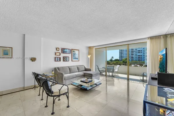 $5,100 | 177 Ocean Ln Drive, Unit 413, Key Biscayne, FL 33149