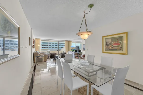 $5,100 | 177 Ocean Ln Drive, Unit 413, Key Biscayne, FL 33149