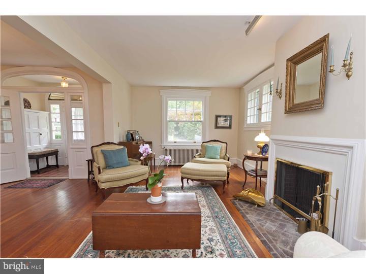 321 St Davids Road Wayne, PA 19087 - Photo 6 of 24 Living Room