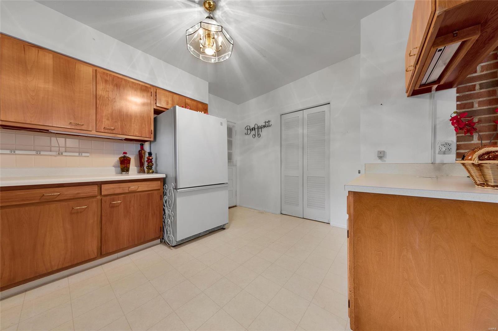 48 Rae Court St. Louis, MO 63146 - Photo 12 of 46 Gallery Image 12