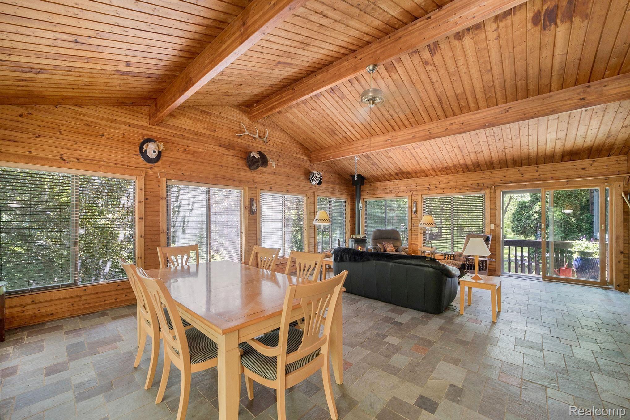 5440 Farley Road Clarkston, MI 48346 - Photo 16 of 46 4-SEASON FLORIDA ROOM.jpg