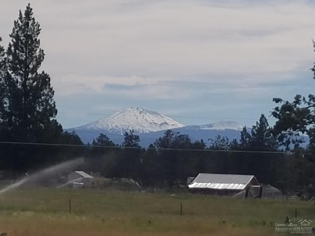 22221 Nelson Road Bend, OR 97701 - Photo 2 of 24 Gallery Image 2