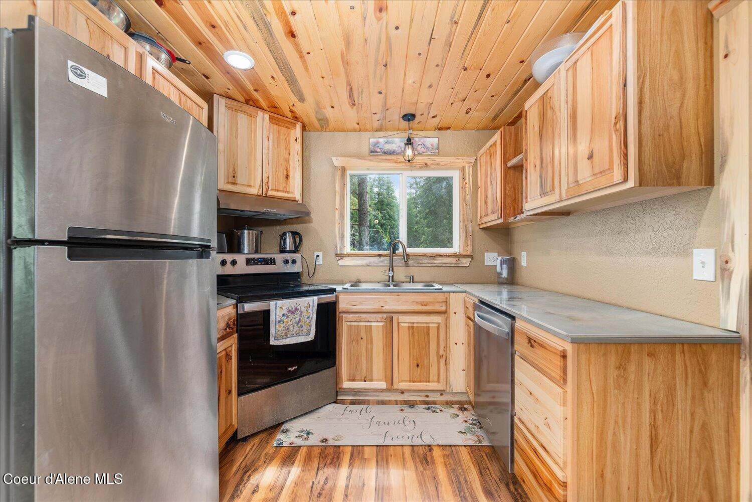 508 Cedar Grove Sandpoint, ID 83864 - Photo 14 of 65 14-508 Cedar Grove 14