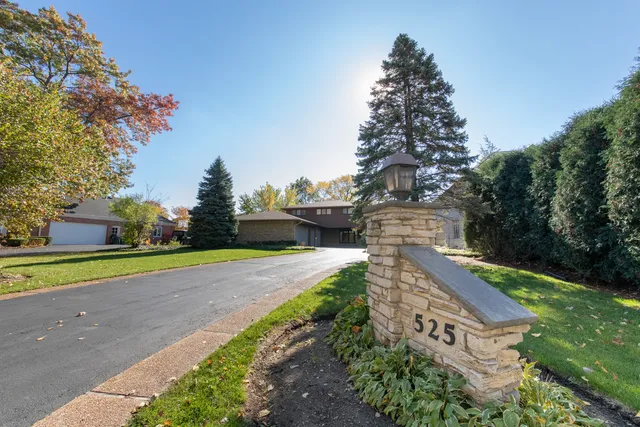 525 Edgemont Lane, Park Ridge, IL 60068