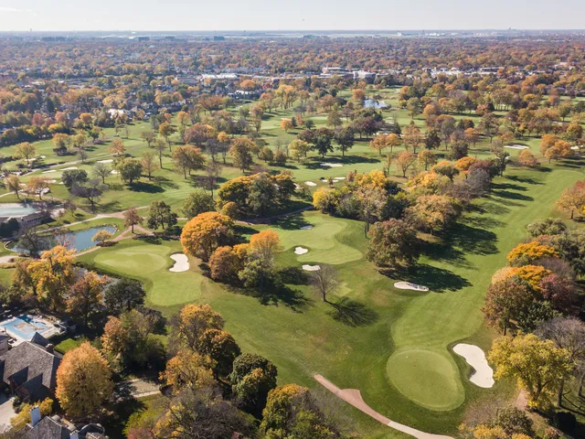 525 Edgemont Lane, Park Ridge, IL 60068