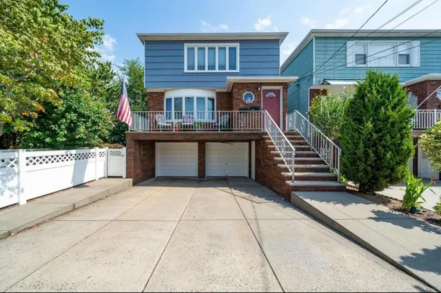 $3,100 | 47 Country Village Court, Unit 2, Bayonne, NJ 07002