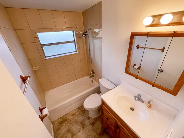 $1,700 | 122 Laidback Way, Fort Pierce, FL 34945