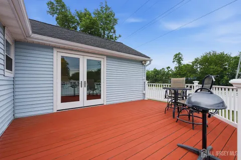 $800,000 | 24 Deerwood Avenue, Edison, NJ 08817