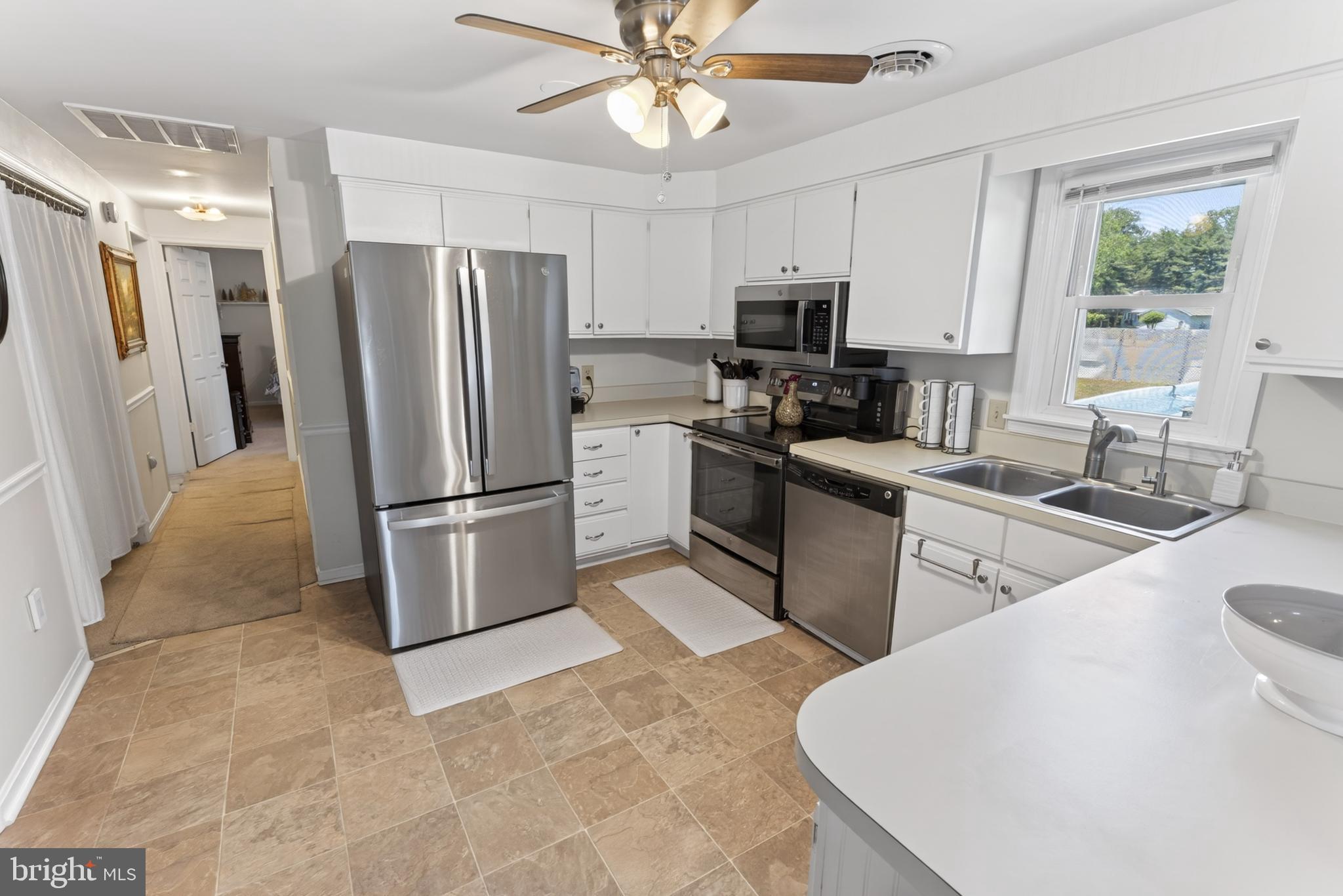 5440 Moose Lodge Road Cambridge, MD 21613 - Photo 11 of 63 Kitchen off Living Room