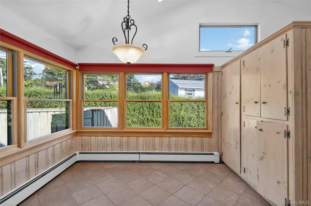 $599,000 | 8 Lovers Lane, Huntington, NY 11743