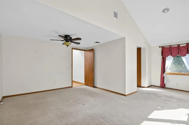 $599,000 | 8 Lovers Lane, Huntington, NY 11743