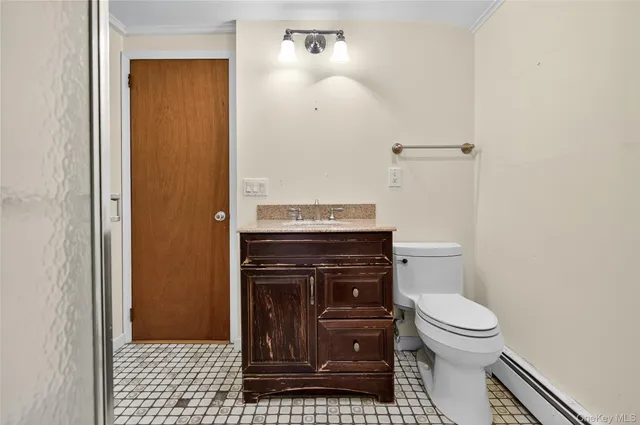 $599,000 | 8 Lovers Lane, Huntington, NY 11743