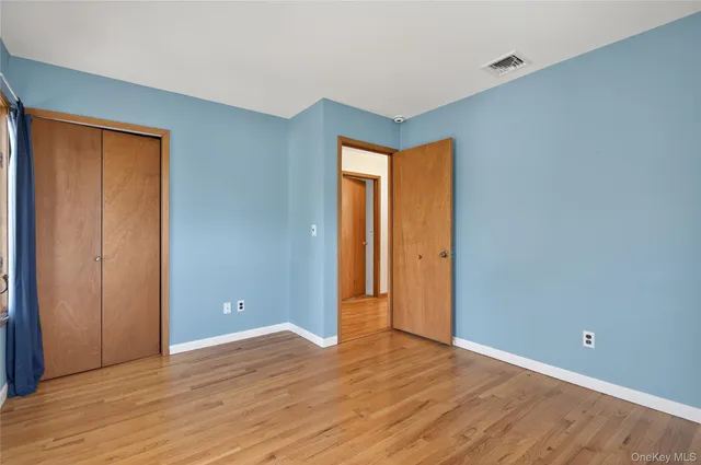 $599,000 | 8 Lovers Lane, Huntington, NY 11743