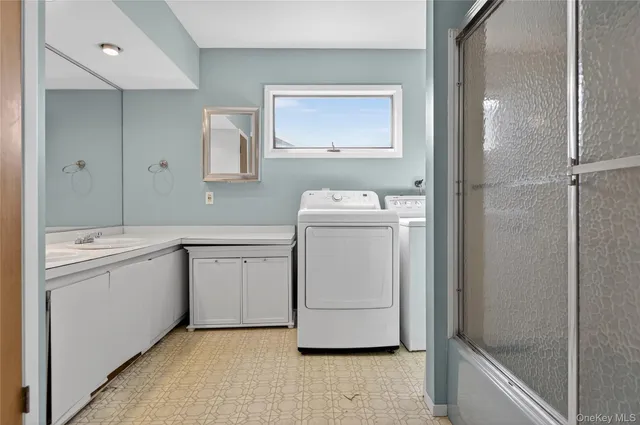 $599,000 | 8 Lovers Lane, Huntington, NY 11743